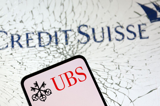 UBS - Credit Suisse: Cuộc "hôn nhân hối hả" không chắc bền vững