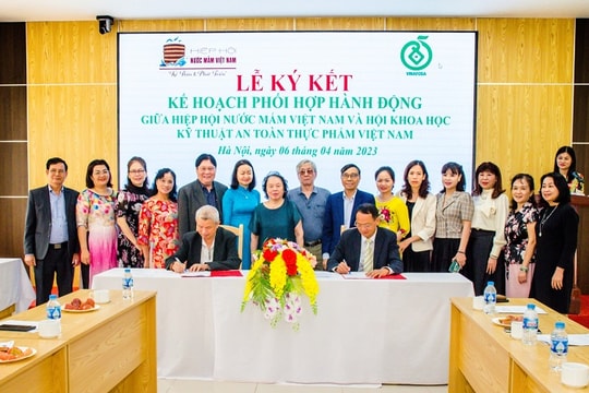 Tăng cường công tác vệ sinh, an toàn thực phẩm trong sản xuất, kinh doanh nước mắm Tăng cường công tác vệ sinh, an toàn thực phẩm trong sản xuất, kinh doanh nước mắm