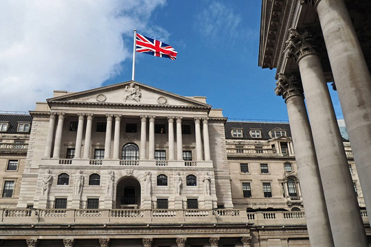 Ngân hàng Trung ương Anh tăng lãi suất lên mức cao nhất trong 15 năm qua