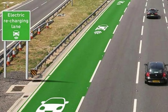 Sắp có đường thông minh có thể sạc cho xe điện đầu tiên trên thế giới