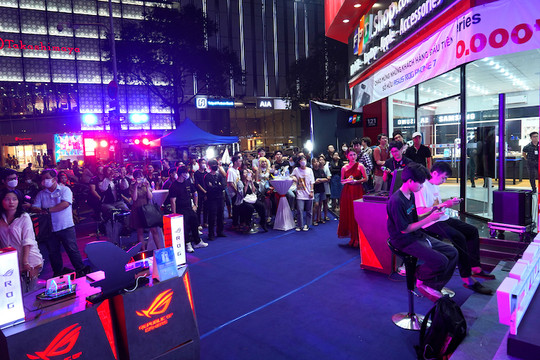 FPT Shop mở bán sớm điện thoại Asus ROG Phone 7 cùng quà tặng hơn 7 triệu đồng