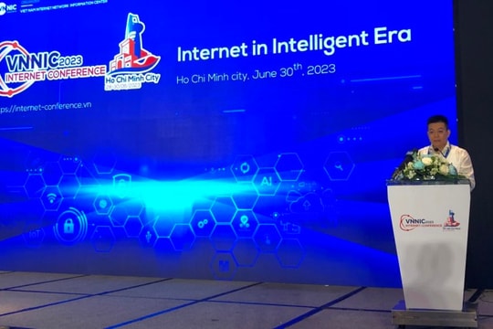 Quản trị Internet trong kỷ nguyên thông minh Quản trị Internet trong kỷ nguyên thông minh