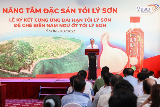 UBND huyện đảo Lý Sơn hỗ trợ nông dân tìm đầu ra cho cây tỏi