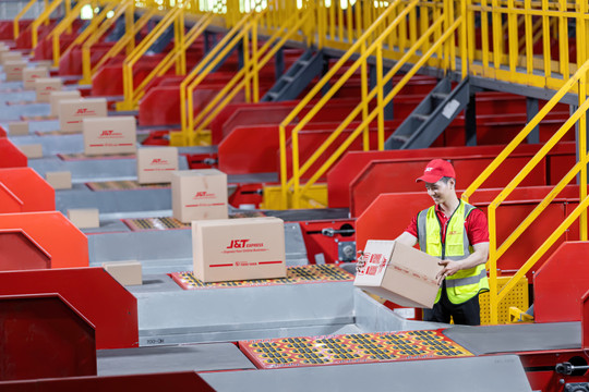 Tháo “điểm nghẽn” logistics, nâng cao sức cạnh tranh cho doanh nghiệp