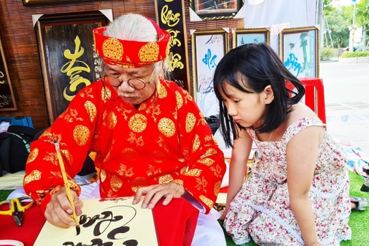 Cần chung tay nâng tầm văn hóa thư pháp Việt