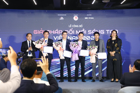 Giải pháp Made by CMC được vinh danh Giải pháp đổi mới sáng tạo Việt Nam 2023