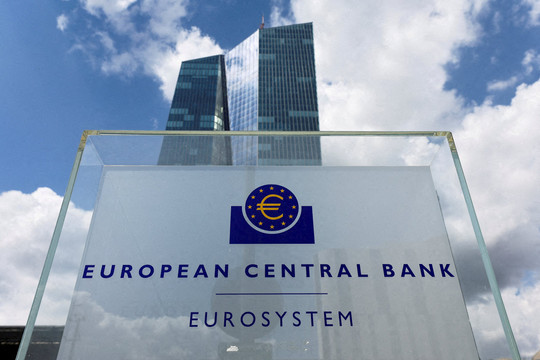 Ngân hàng châu Âu tăng lãi suất lên mức cao kỷ lục