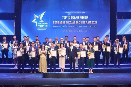 Vinh danh top 10 doanh nghiệp công nghệ số xuất sắc năm 2023