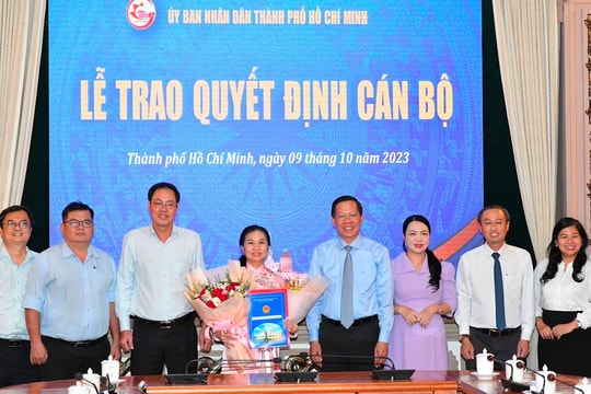 Bà Phan Kiều Thanh Hương làm Phó giám đốc Sở Nội vụ TP.HCM Bà Phan Kiều Thanh Hương làm Phó giám đốc Sở Nội vụ TP.HCM