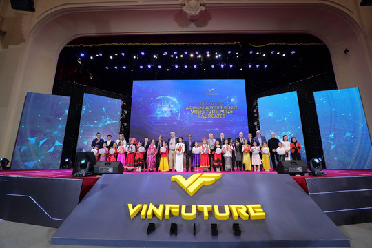 Các nhà khoa học quốc tế nói gì về Giải thưởng VinFuture?