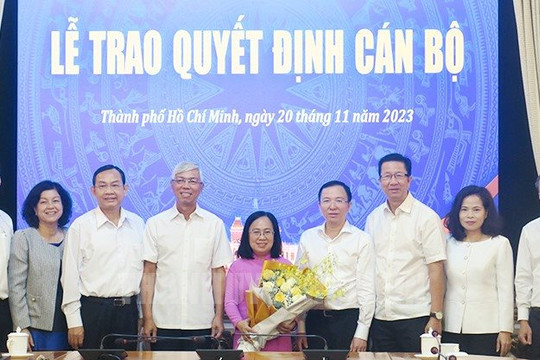 Bà Đinh Thị Thanh Thủy giữ chức Phó chánh Văn phòng UBND TP.HCM