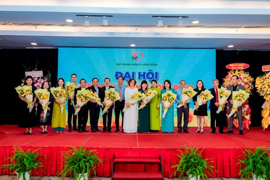 Sẽ tổ chức giải thưởng tôn vinh những doanh nhân cống hiến vì cộng đồng Sẽ tổ chức giải thưởng tôn vinh những doanh nhân cống hiến vì cộng đồng
