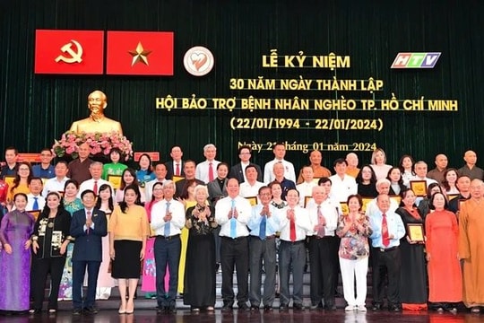 30 năm, hành trình mang nhân ái đến với bệnh nhân nghèo 30 năm, hành trình mang nhân ái đến với bệnh nhân nghèo