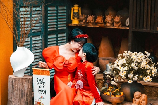 Điểm check-in phong cách Tết “Retro” thu hút sự chú ý của người dân TP.HCM Điểm check-in phong cách Tết “Retro” thu hút sự chú ý của người dân TP.HCM