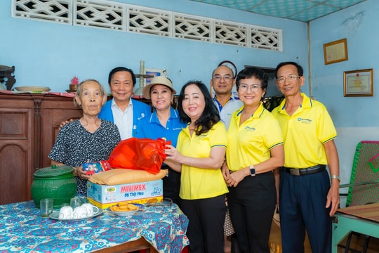 Câu lạc bộ Doanh nhân Sài Gòn chung tay hỗ trợ các hoàn cảnh khó khăn vui Xuân đón Tết Câu lạc bộ Doanh nhân Sài Gòn chung tay hỗ trợ các hoàn cảnh khó khăn vui Xuân đón Tết