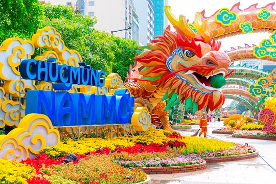 Đường hoa Nguyễn Huệ Tết Giáp Thìn trước giờ khai mạc