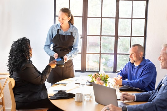 62% doanh nghiệp vừa và nhỏ tại Việt Nam doanh thu tăng khi chấp nhận thanh toán số