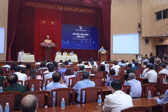 Báo chí phải luôn là lực lượng xung kích