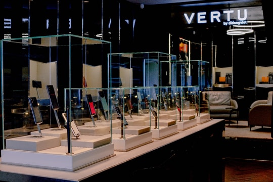 Vertu Watch chính hãng lần đầu tiên có mặt tại Việt Nam Vertu Watch chính hãng lần đầu tiên có mặt tại Việt Nam