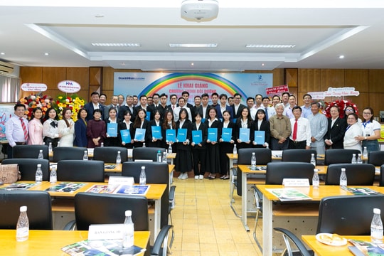 Bồi dưỡng “Tài năng kinh doanh” dựa trên giá trị cốt lõi “Thương học - Thương đức - Thương tài”