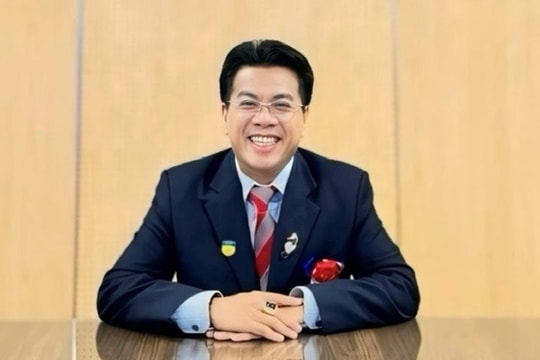 Nên xây dựng tượng đài doanh nhân, nhưng cần cân nhắc cho phù hợp Nên xây dựng tượng đài doanh nhân, nhưng cần cân nhắc cho phù hợp