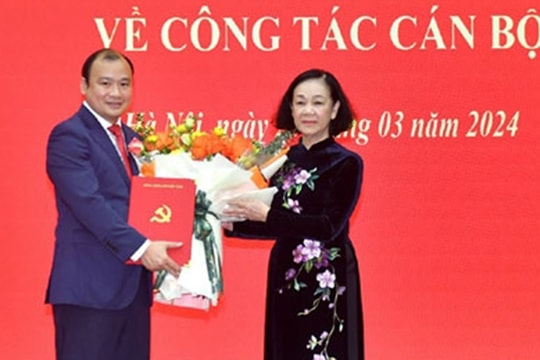 Phó trưởng Ban Tuyên giáo Trung ương Lê Hải Bình làm Tổng biên tập Tạp chí Cộng sản Phó trưởng Ban Tuyên giáo Trung ương Lê Hải Bình làm Tổng biên tập Tạp chí Cộng sản