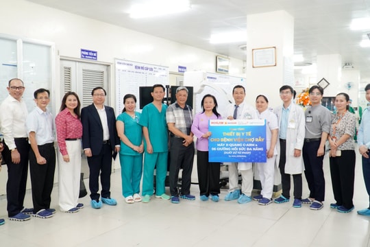 Bệnh viện Chợ Rẫy tiếp nhận thiết bị y tế từ các đơn vị tài trợ Bệnh viện Chợ Rẫy tiếp nhận thiết bị y tế từ các đơn vị tài trợ