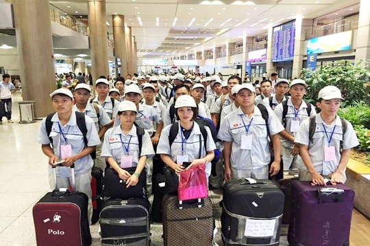 Đề xuất chính sách hỗ trợ người lao động đi làm việc ở nước ngoài theo hợp đồng Đề xuất chính sách hỗ trợ người lao động đi làm việc ở nước ngoài theo hợp đồng