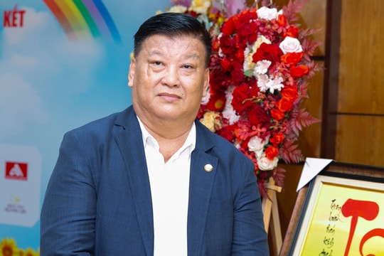 Nên xây dựng ngay tượng đài doanh nhân