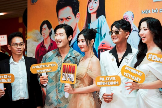 “Đinh Sư Phụ”- bộ phim võ thuật Bình Định vừa công chiếu đã thu hút bạn trẻ “Đinh Sư Phụ”- bộ phim võ thuật Bình Định vừa công chiếu đã thu hút bạn trẻ