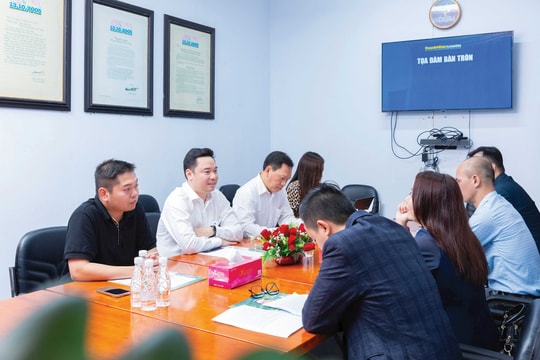 Xây dựng mối quan hệ bình đẳng giữa cơ quan công quyền với doanh nghiệp: Phải minh bạch thủ tục hành chính Xây dựng mối quan hệ bình đẳng giữa cơ quan công quyền với doanh nghiệp: Phải minh bạch thủ tục hành chính