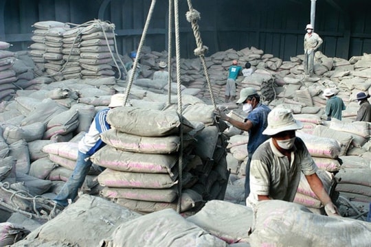 Hiệp hội Xi măng kiến nghị bỏ thuế xuất khẩu với clinker Hiệp hội Xi măng kiến nghị bỏ thuế xuất khẩu với clinker