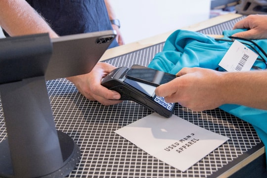 Người tiêu dùng Việt chi tiêu quốc tế gấp đôi nội địa Người tiêu dùng Việt chi tiêu quốc tế gấp đôi nội địa