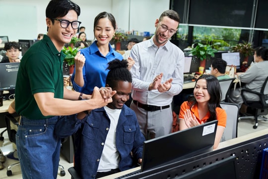 Doanh thu và lợi nhuận quý I/2024 của FPT vượt kế hoạch Doanh thu và lợi nhuận quý I/2024 của FPT vượt kế hoạch