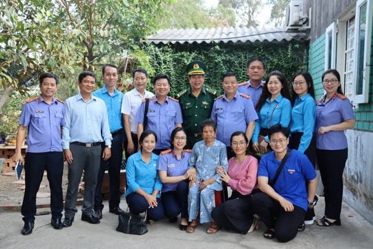 Tiếp nối "Hành trình về nguồn, đến với địa chỉ đỏ"