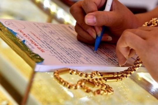 Kiến nghị bắt buộc thanh toán không tiền mặt khi mua bán vàng