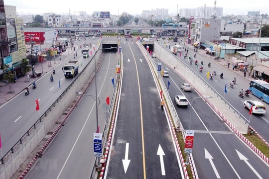 TP.HCM tập trung đầu tư xây dựng, nâng cấp các công trình giao thông TP.HCM tập trung đầu tư xây dựng, nâng cấp các công trình giao thông