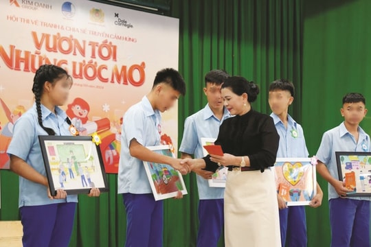 Chủ tịch Kim Oanh đặt mục tiêu lớn cho Quỹ Khởi sự từ tâm Chủ tịch Kim Oanh đặt mục tiêu lớn cho Quỹ Khởi sự từ tâm