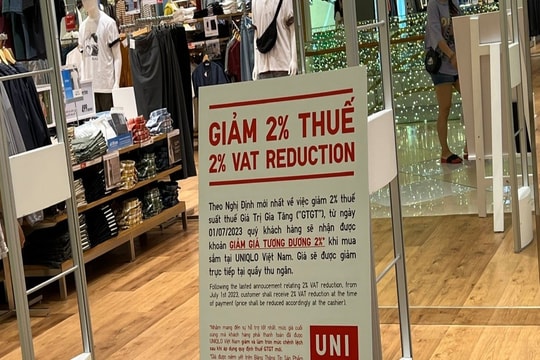 Thuế VAT dự kiến tiếp tục giảm 2% ở một số nhóm hàng hóa, dịch vụ Thuế VAT dự kiến tiếp tục giảm 2% ở một số nhóm hàng hóa, dịch vụ