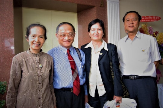 Người làm báo sống chết với nghề Người làm báo sống chết với nghề