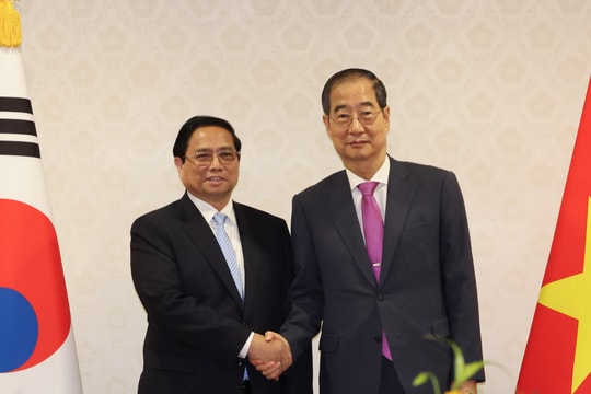Thủ tướng Phạm Minh Chính ấn tượng với “phép màu trên sông Hàn” Thủ tướng Phạm Minh Chính ấn tượng với “phép màu trên sông Hàn”