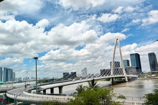TP.HCM quyết liệt cải cách hành chính để phục vụ người dân và doanh nghiệp TP.HCM quyết liệt cải cách hành chính để phục vụ người dân và doanh nghiệp