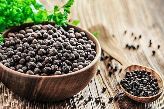 Giá hồ tiêu xuất khẩu lập đỉnh, nhưng rủi ro gia tăng từ chính sách thuế Mỹ