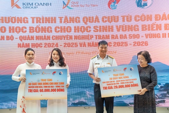 Khởi sự từ tâm tổ chức Chương trình Đền ơn đáp nghĩa và trao học bổng tại Côn Đảo Khởi sự từ tâm tổ chức Chương trình Đền ơn đáp nghĩa và trao học bổng tại Côn Đảo