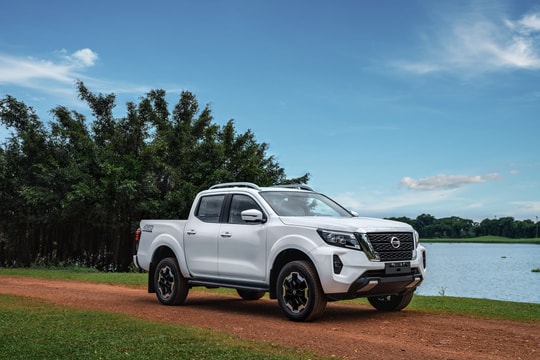 Nissan Việt Nam ra mắt Nissan Navara phiên bản mới Nissan Việt Nam ra mắt Nissan Navara phiên bản mới