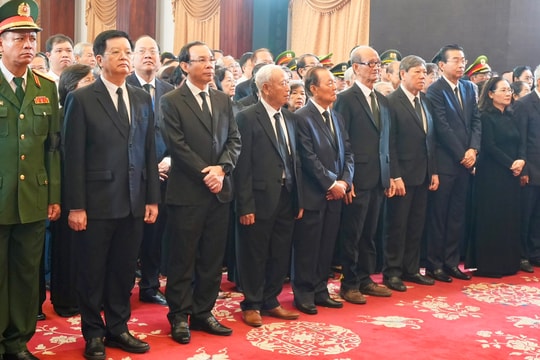 Lãnh đạo và nhân dân TP.HCM thương tiếc tiễn biệt Tổng Bí thư Nguyễn Phú Trọng Lãnh đạo và nhân dân TP.HCM thương tiếc tiễn biệt Tổng Bí thư Nguyễn Phú Trọng