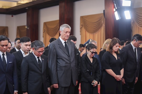 Lãnh sự các nước tưởng nhớ sự đóng góp to lớn của Tổng Bí thư Nguyễn Phú Trọng