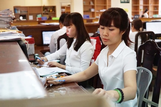 Cán bộ, công chức nữ của Hà Nội và TP.HCM được nghỉ hưu ở tuổi cao hơn Cán bộ, công chức nữ của Hà Nội và TP.HCM được nghỉ hưu ở tuổi cao hơn