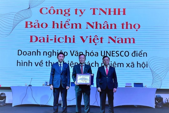 Dai-ichi Life Việt Nam nhận giải thưởng từ Liên hiệp các hội Unesco Việt Nam Dai-ichi Life Việt Nam nhận giải thưởng từ Liên hiệp các hội Unesco Việt Nam