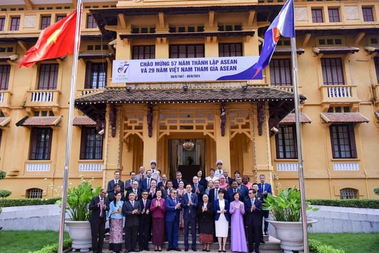 Lễ thượng cờ kỷ niệm 57 năm Ngày thành lập ASEAN